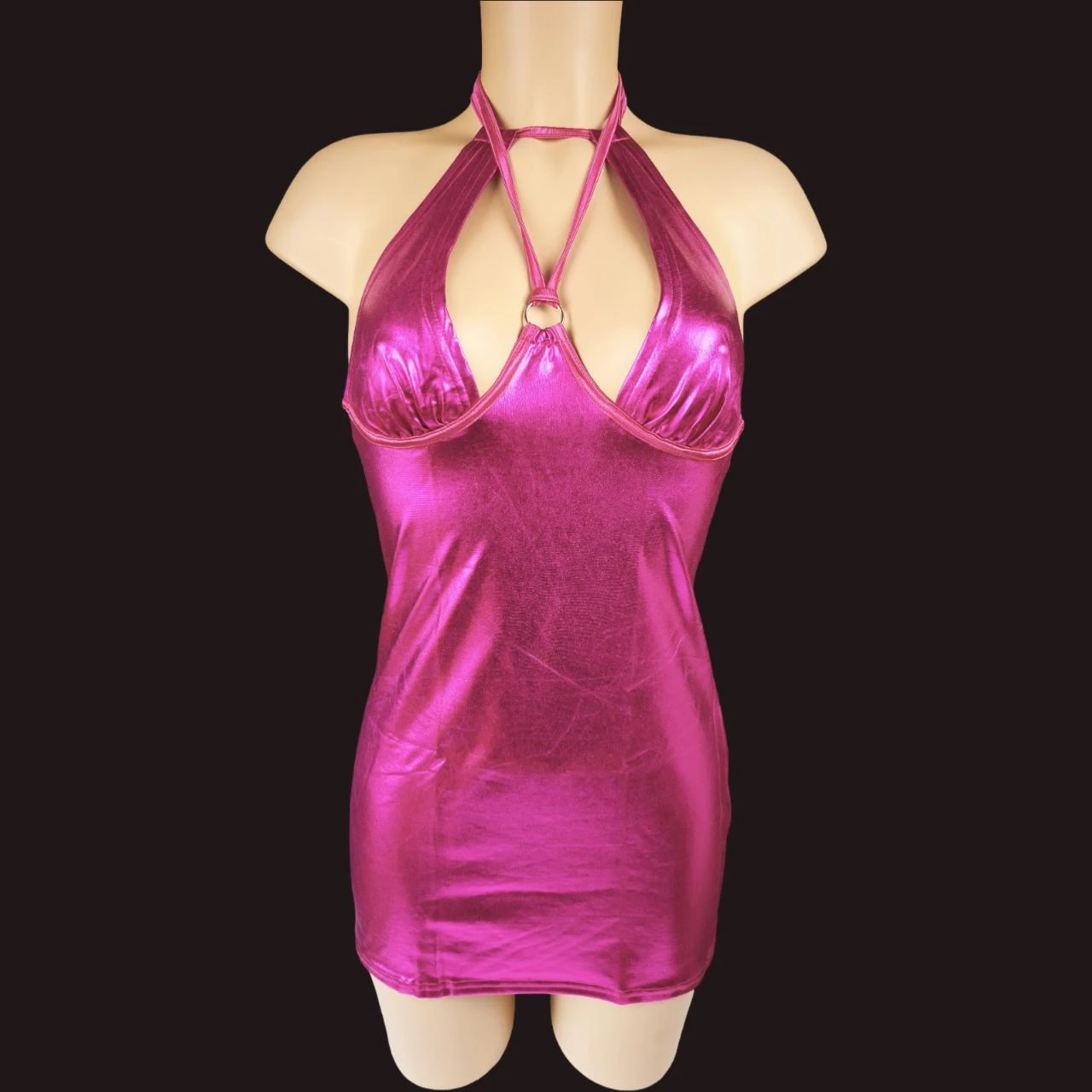 Robe courte métallisée fuchsia, style glamour et ultra tendance ! T/ S/M 36-38
